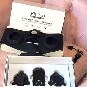 The VILIFTI EMS Facial Contouring Mask